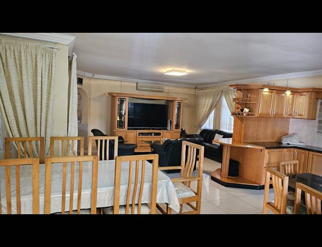 4 BEDROOM FREESTANDING FOR SALE IN RICHEM